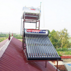 Cách lắp đặt máy nước nóng năng lượng mặt trời trên mái nghiêng