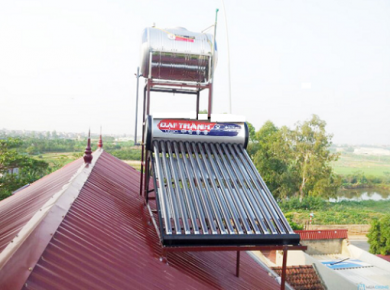 Cách lắp đặt máy nước nóng năng lượng mặt trời trên mái nghiêng