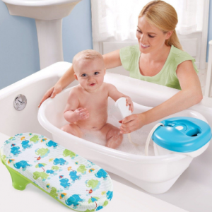 Cách pha nước tắm cho trẻ sơ sinh cùng giàn nước nóng năng lượng mặt trời