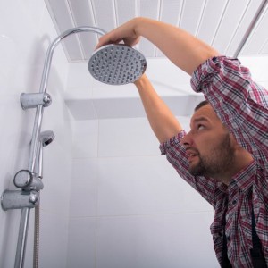 Lợi ích của việc sử dụng vòi sen tắm nóng lạnh trong gia đình